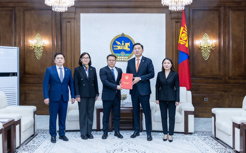 Гадаад зээллэгийн ашиглалт, үр ашгийг нэмэгдүүлэх тухай анхдагч хуулийн төслийг өргөн мэдүүллээ